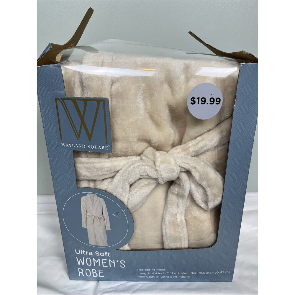 Wayland Square Ultra Soft Women's Cream‎ Plush Robe Length 44” Shoulder 18.5”